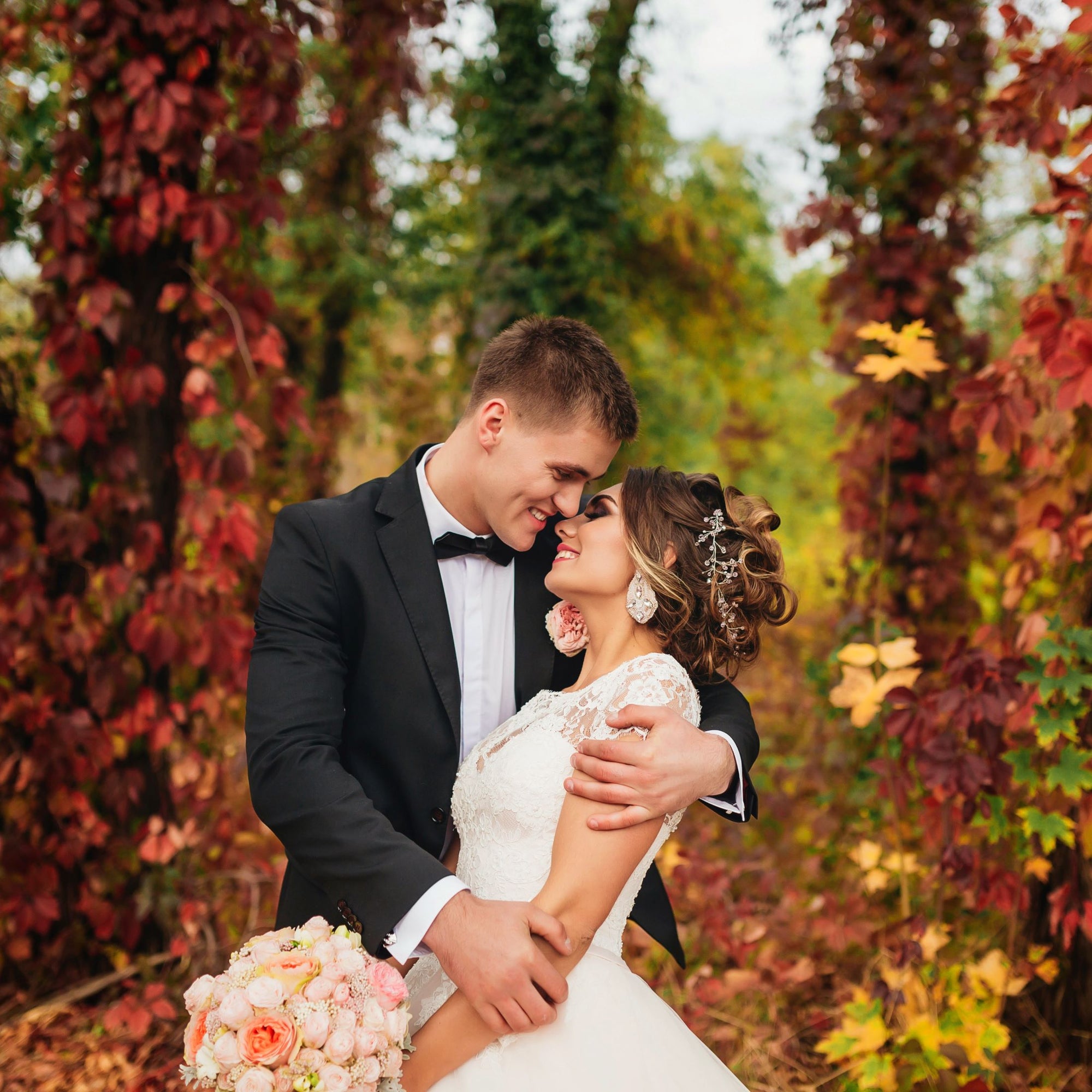 Fall Wedding Trends for 2023: Colors, Decor, and More