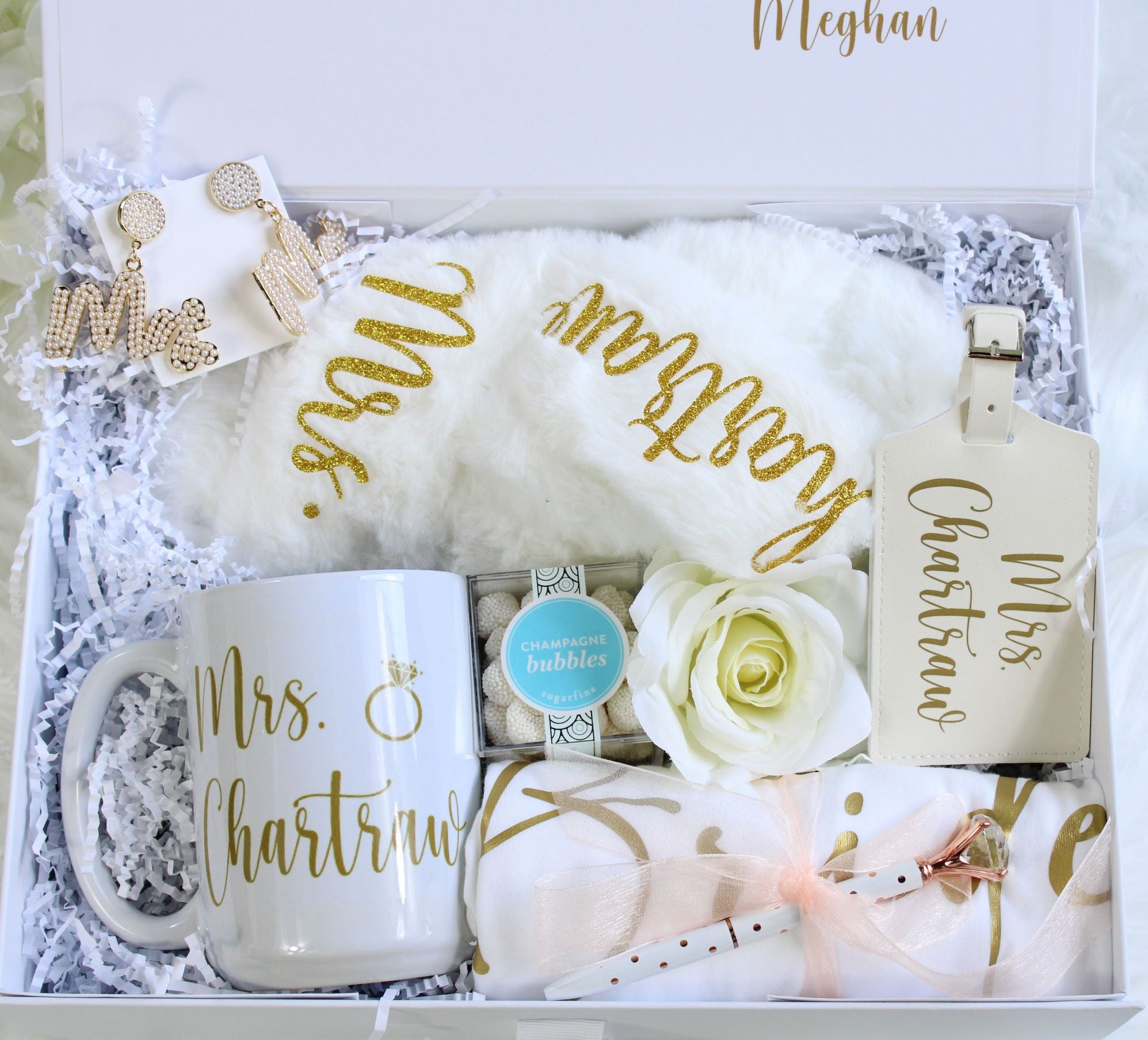 Bridal Shower Gifts for Bride to Be,Wedding Gifts for Couples 2024,Cool Engagement Gifts for Couples,Bachelorette Gifts for Bride,Mr and Mrs Gifts