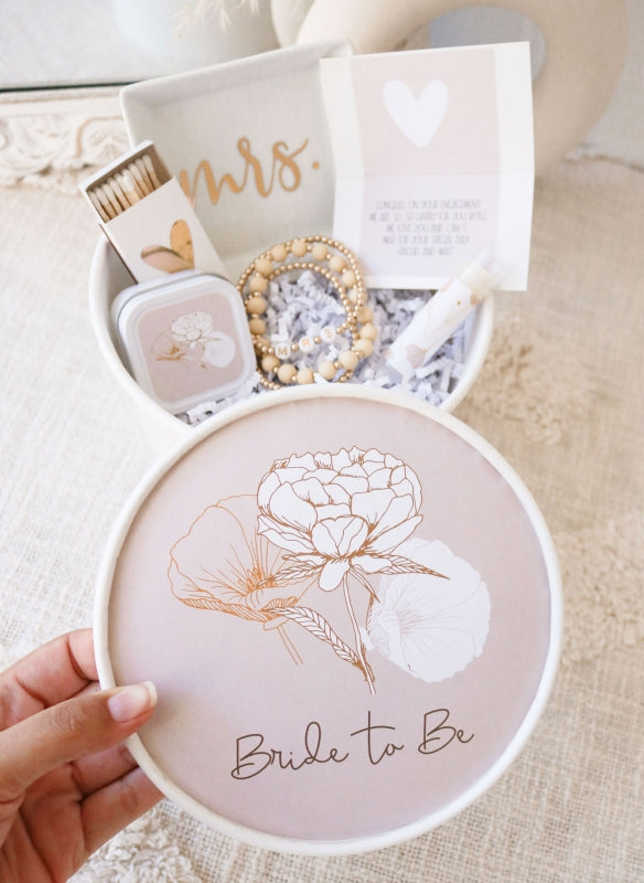 Pretty Floral Mrs Gift Box Set